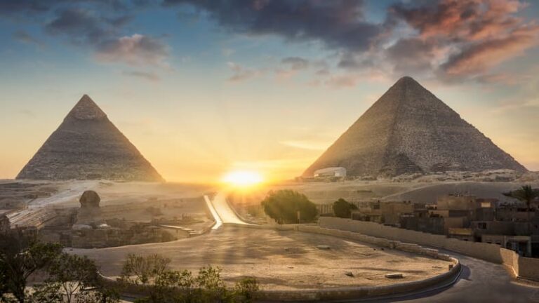 Pyramid depicting the New World Order